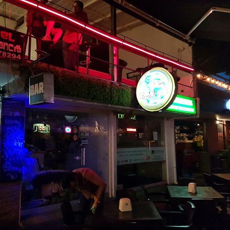 Casa Blanca Hostel เมเดยิน ภายนอก รูปภาพ