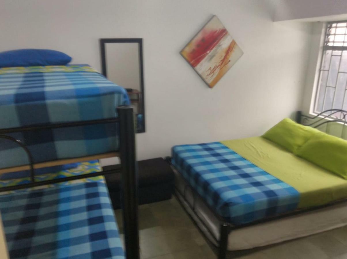 Casa Blanca Hostel เมเดยิน ภายนอก รูปภาพ