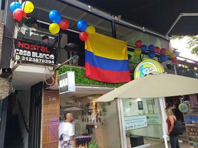 Casa Blanca Hostel เมเดยิน ภายนอก รูปภาพ