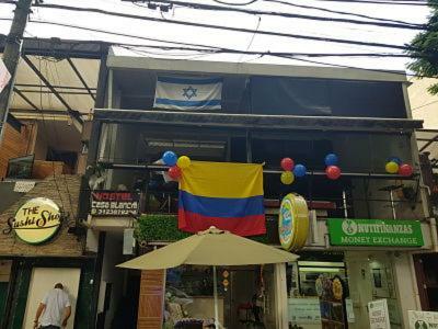 Casa Blanca Hostel เมเดยิน ภายนอก รูปภาพ